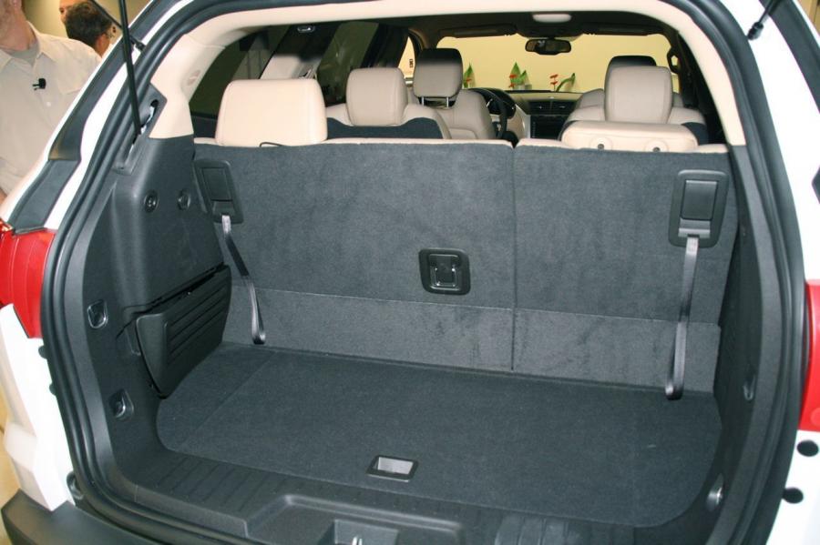  Chevrolet Traverse 2009 года  (фото 31 из 88)